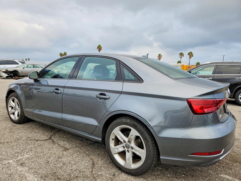 69947646 :رقم المزاد ، WAUAUGFF2J1041512 vin ، 2018 Audi A3 مزاد بيع