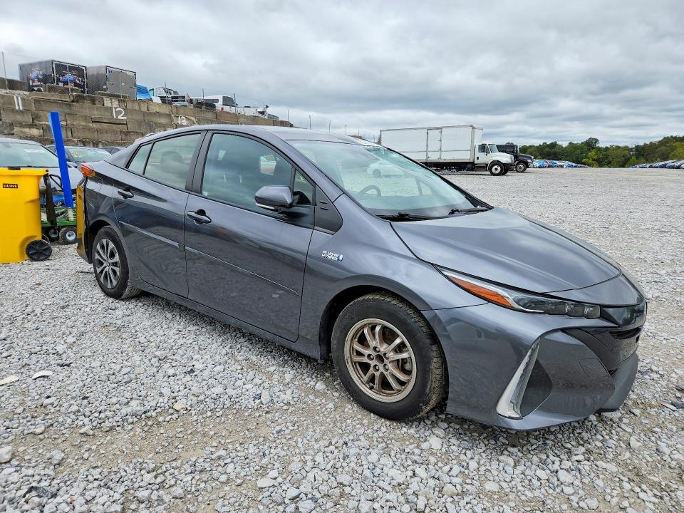 2022 Toyota Prius Prime მანქანა იყიდება აუქციონზე, vin: JTDKAMFP4N3201147, აუქციონის ნომერი: 70327696