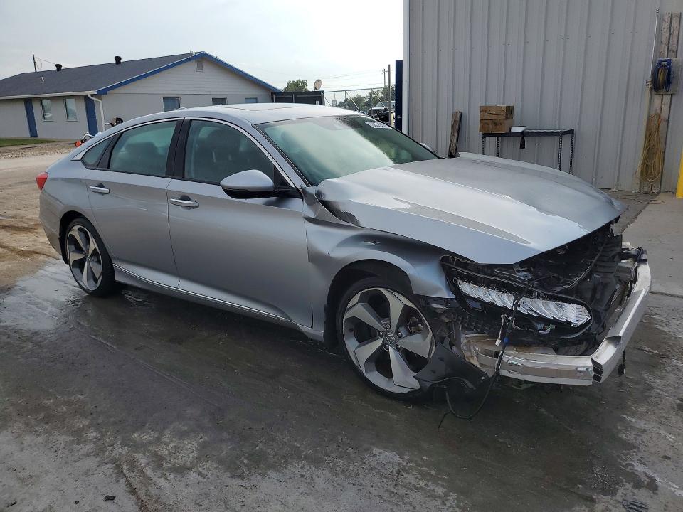 68592786 :رقم المزاد ، 1HGCV1F97JA065869 vin ، 2018 Honda Accord مزاد بيع