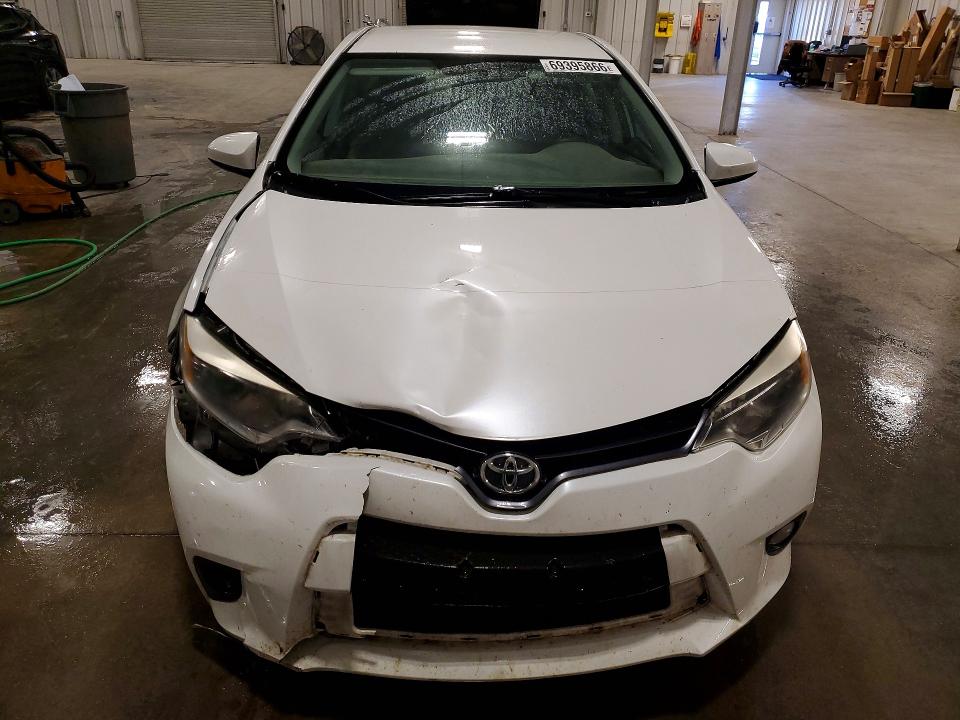 69395866 :رقم المزاد ، 5YFBPRHE1FP360580 vin ، 2015 Toyota Corolla مزاد بيع