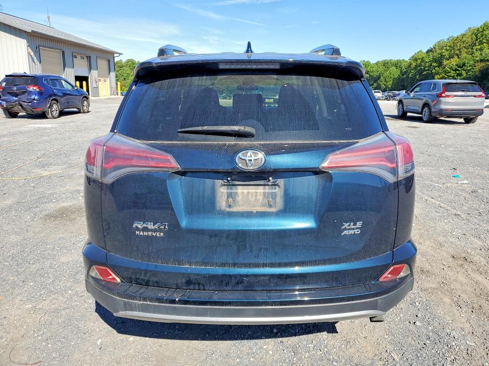 Продаж на аукціоні авто 2018 Toyota Rav4, vin: JTMRFREV0JJ721221, номер лоту: 69046306