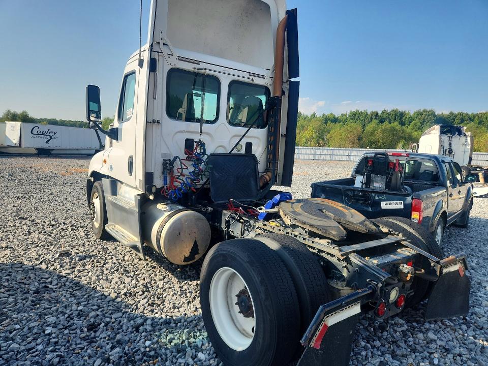 Продажа на аукционе авто 2015 Freightliner Cascadia, vin: 1FUBGEDV5FLGH4778, номер лота: 68601736