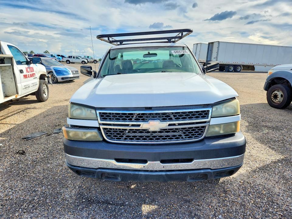 Auction sale of the 2005 Chevrolet Silverado, vin: 1GBHC24U05E188794, lot number: 68087556