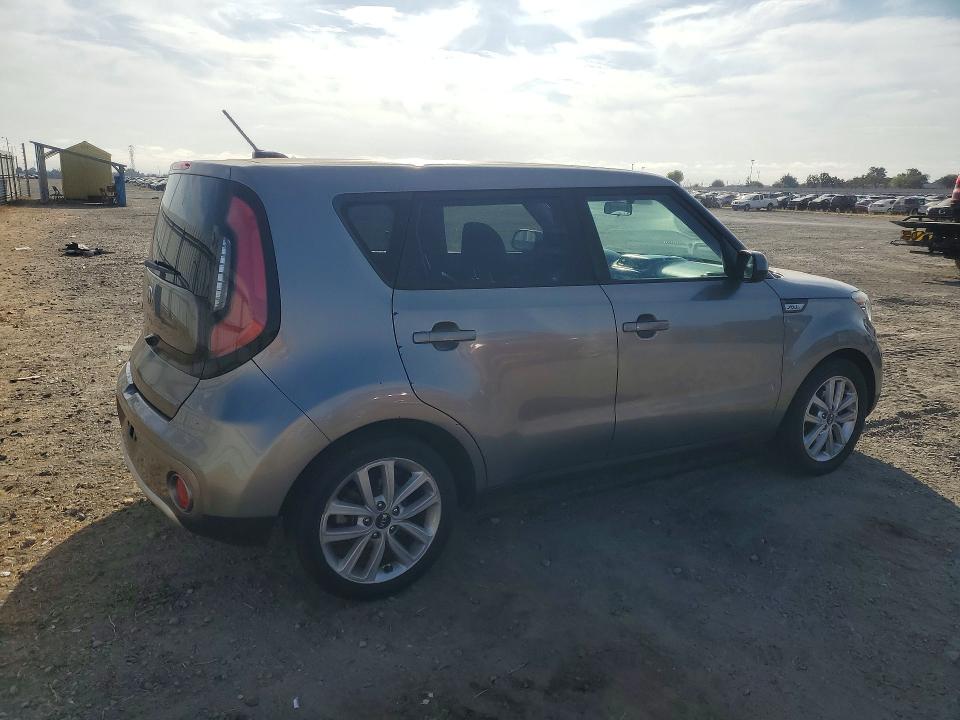 Продаж на аукціоні авто 2018 Kia Soul, vin: KNDJP3A56J7536228, номер лоту: 69371676