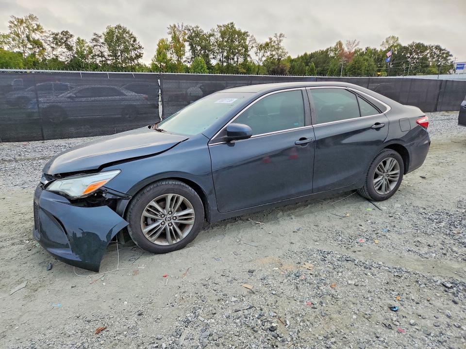 2015 Toyota Camry მანქანა იყიდება აუქციონზე, vin: 4T1BF1FK1FU104404, აუქციონის ნომერი: 70027136