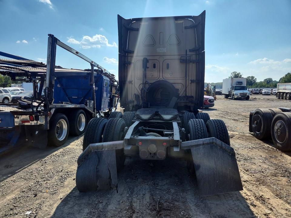 2018 Freightliner Cascadia 126 მანქანა იყიდება აუქციონზე, vin: 3AKJHHDR2JSJJ0386, აუქციონის ნომერი: 67384836