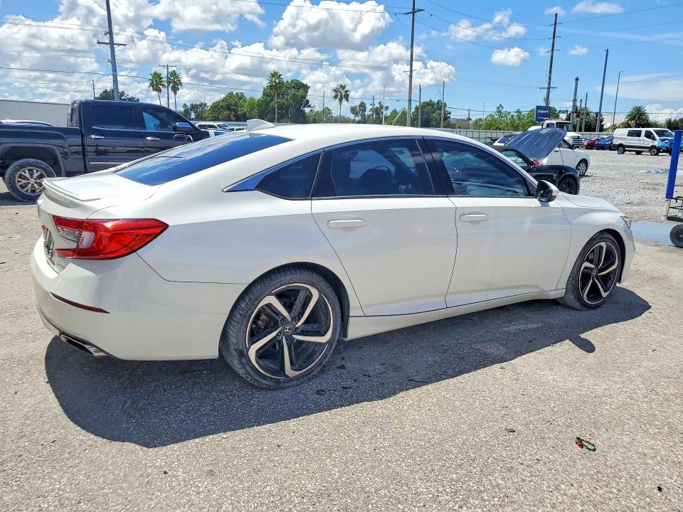 67441356 :رقم المزاد ، 1HGCV1F31JA108629 vin ، 2018 Honda Accord مزاد بيع
