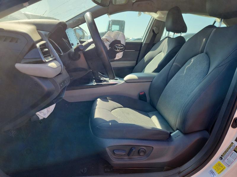70528896 :رقم المزاد ، 4T1R11AK7MU435781 vin ، 2021 Toyota Camry مزاد بيع