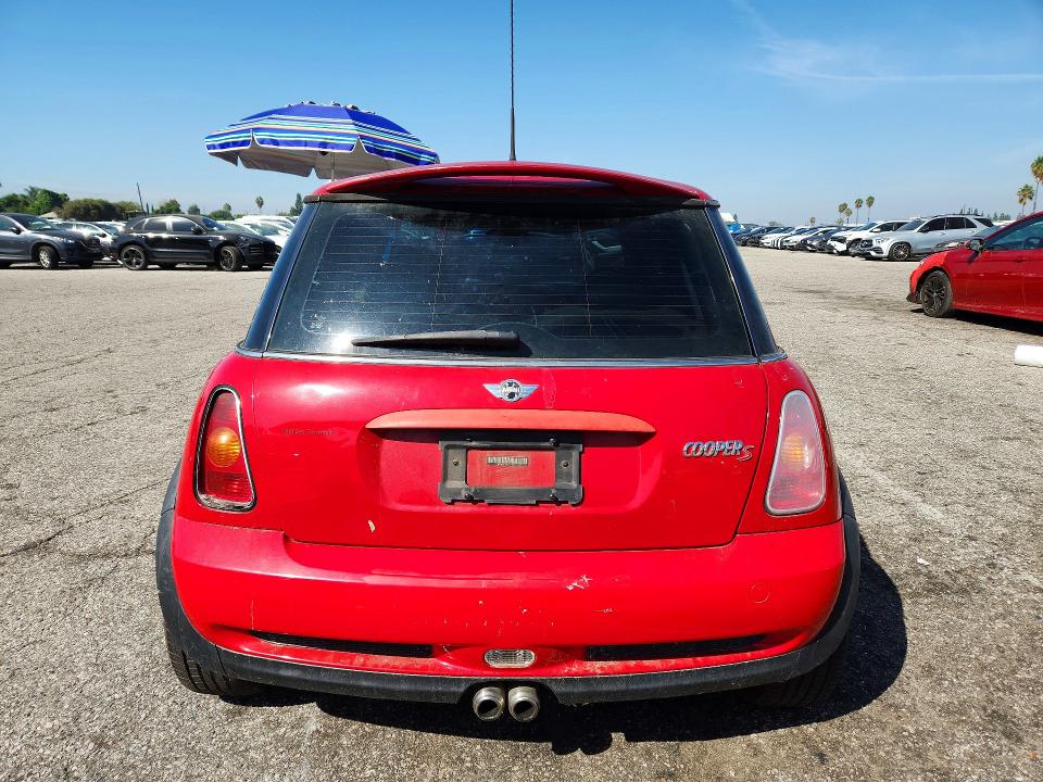 70705526 :رقم المزاد ، WMWRE33474TD87031 vin ، 2004 Mini Cooper مزاد بيع