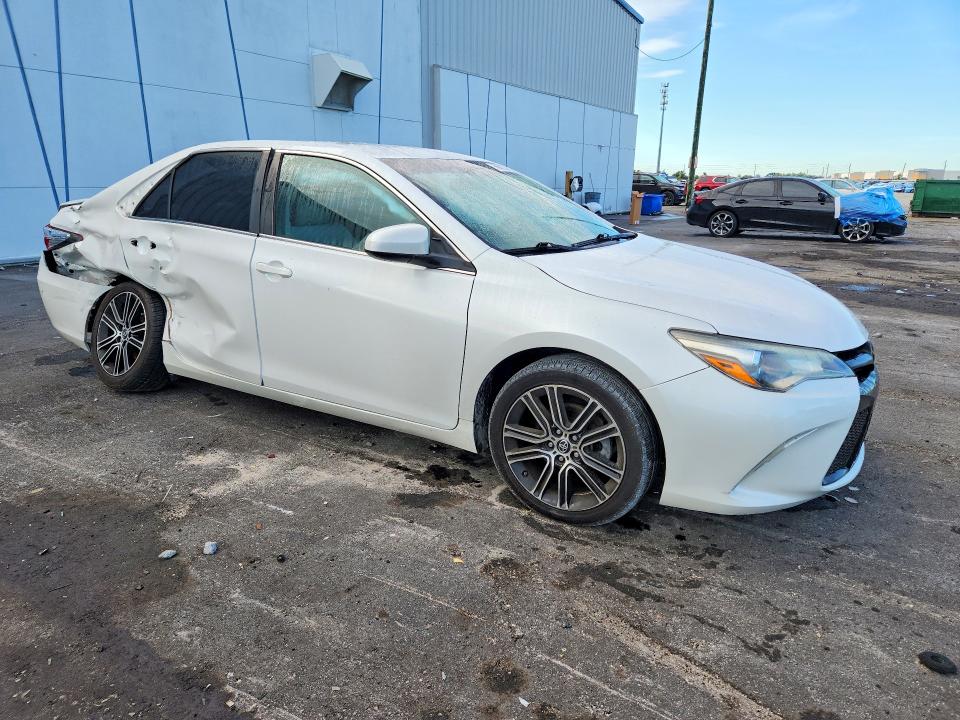68667706 :رقم المزاد ، 4T1BF1FK5GU159844 vin ، 2016 Toyota Camry مزاد بيع