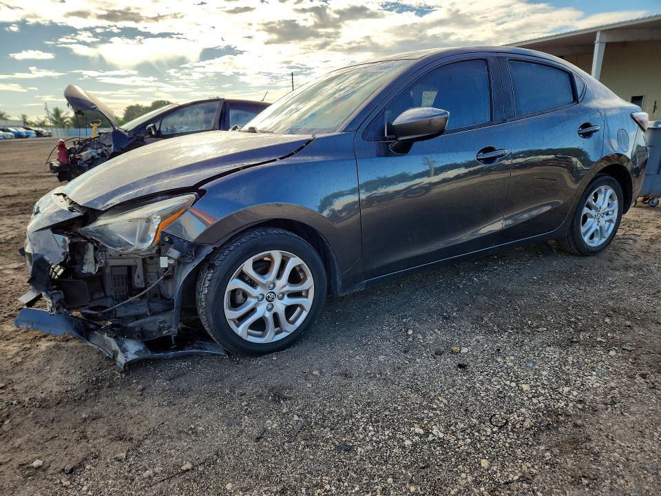 69569586 :رقم المزاد ، 3MYDLBYV1HY152859 vin ، 2017 Toyota Yaris Ia مزاد بيع