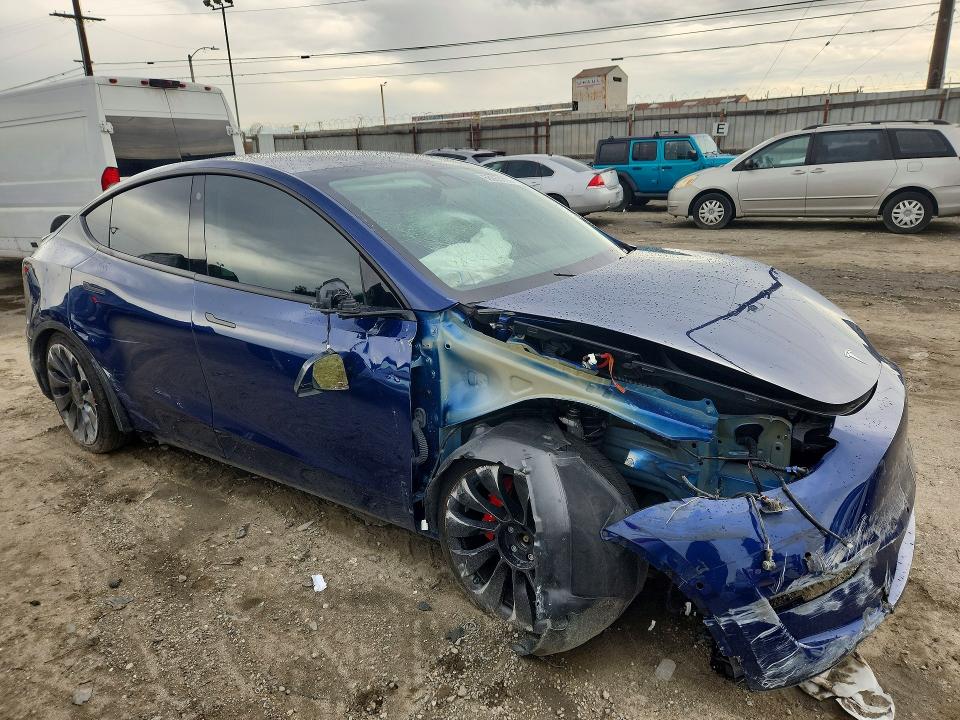 68063716 :رقم المزاد ، 7SAYGDEF0NF345494 vin ، 2022 Tesla Model Y مزاد بيع