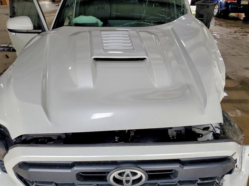 68398816 :رقم المزاد ، 3TYLB5JN9RT057956 vin ، 2024 Toyota Tacoma مزاد بيع