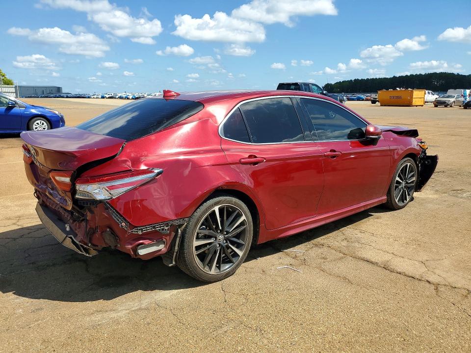 Aukcja sprzedaży 2018 Toyota Camry, vin: 4T1B61HKXJU571942, numer aukcji: 68689266