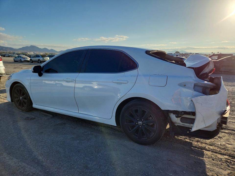 2018 Toyota Camry მანქანა იყიდება აუქციონზე, vin: 4T1B11HK4JU063352, აუქციონის ნომერი: 69203256