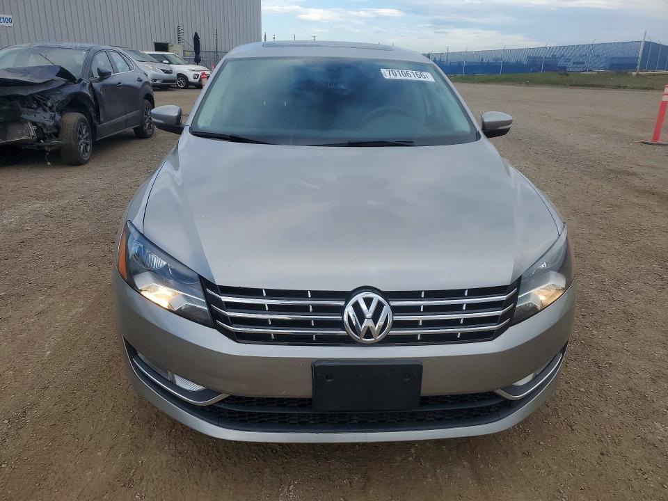 70106166 :رقم المزاد ، 1VWCN7A32DC134347 vin ، 2013 Volkswagen Passat مزاد بيع