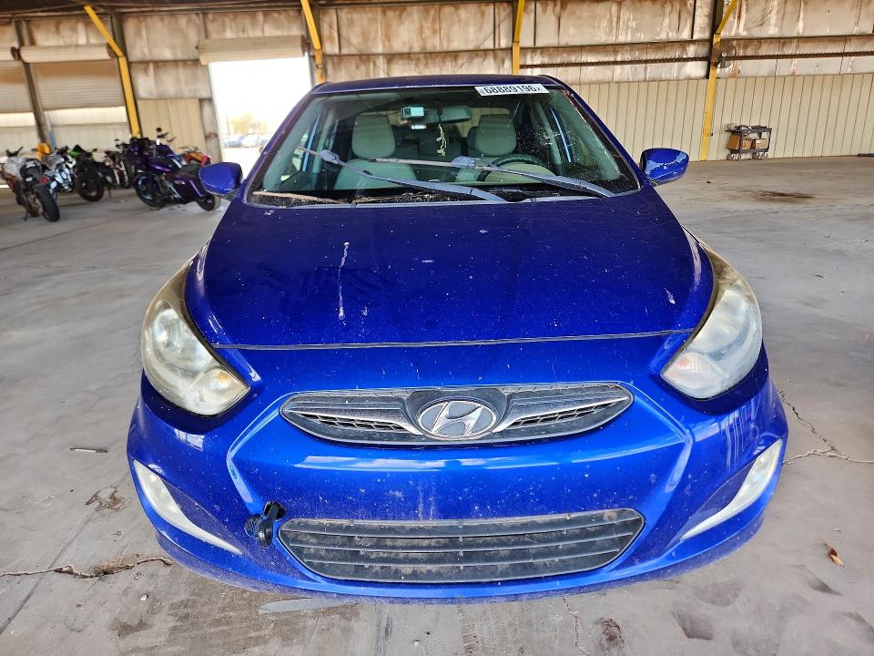 68889196 :رقم المزاد ، KMHCU4AE7DU377549 vin ، 2013 Hyundai Accent مزاد بيع