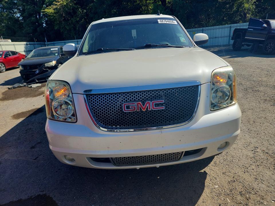 68784656 :رقم المزاد ، 1GKS1EEF7BR255022 vin ، 2011 Gmc Yukon مزاد بيع