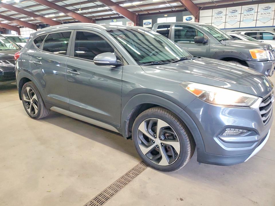 Продажа на аукционе авто 2017 Hyundai Tucson, vin: KM8J33A21HU324068, номер лота: 71030706