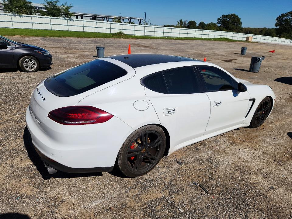 2015 Porsche Panamera მანქანა იყიდება აუქციონზე, vin: WP0AA2A72FL000498, აუქციონის ნომერი: 71102166