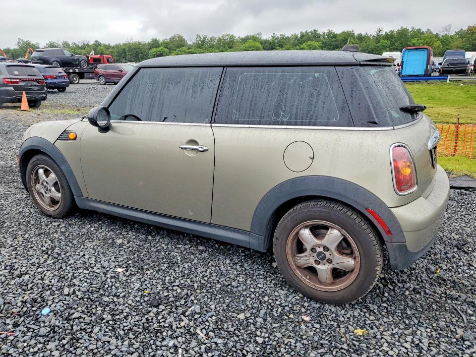 67595186 :رقم المزاد ، WMWMF3C58ATZ61502 vin ، 2010 Mini Cooper مزاد بيع