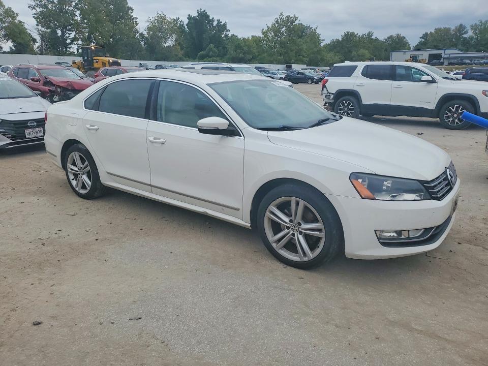 2013 Volkswagen Passat მანქანა იყიდება აუქციონზე, vin: 1VWCN7A30DC128109, აუქციონის ნომერი: 70311376