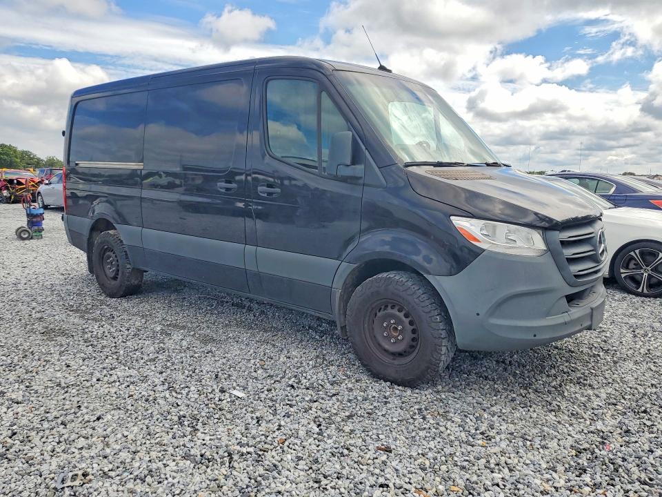 67395766 :رقم المزاد ، W1Y4EBHY3MT075087 vin ، 2021 Mercedes-benz Sprinter مزاد بيع
