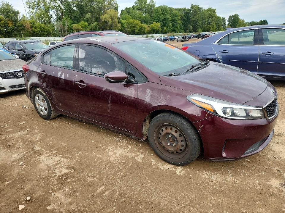 69175496 :رقم المزاد ، 3KPFK4A70HE119452 vin ، 2017 Kia Forte مزاد بيع
