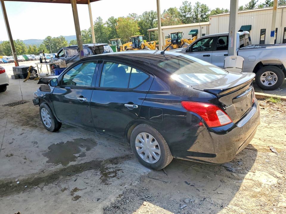 69388576 :رقم المزاد ، 3N1CN7AP5KL825947 vin ، 2019 Nissan Versa مزاد بيع
