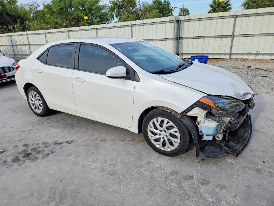 69607386 :رقم المزاد ، 5YFBURHE9JP741787 vin ، 2018 Toyota Corolla مزاد بيع