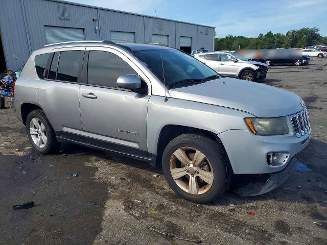 70869006 :رقم المزاد ، 1C4NJCEB8FD139017 vin ، 2015 Jeep Compass مزاد بيع