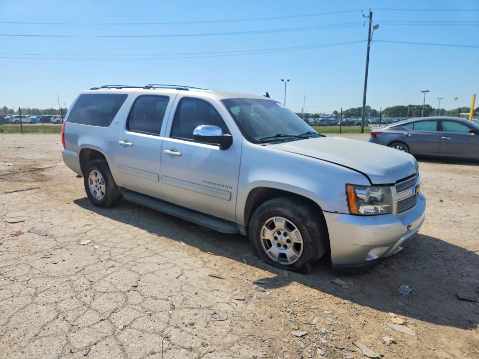 68231816 :رقم المزاد ، 1GNSCJE04ER121882 vin ، 2014 Chevrolet Suburban مزاد بيع