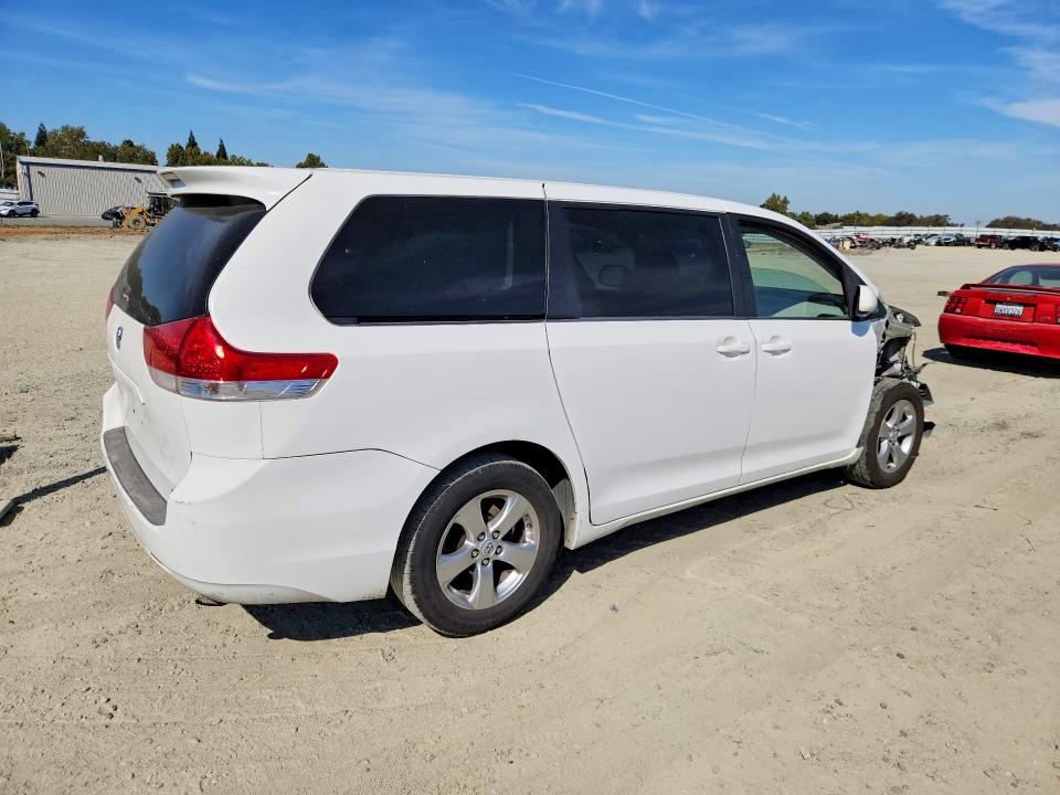 70335376 :رقم المزاد ، 5TDKA3DC1CS014910 vin ، 2012 Toyota Sienna مزاد بيع