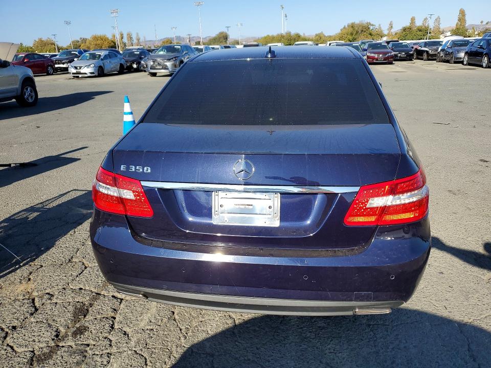 68403076 :رقم المزاد ، WDDHF5GB4BA387256 vin ، 2011 Mercedes-benz E مزاد بيع