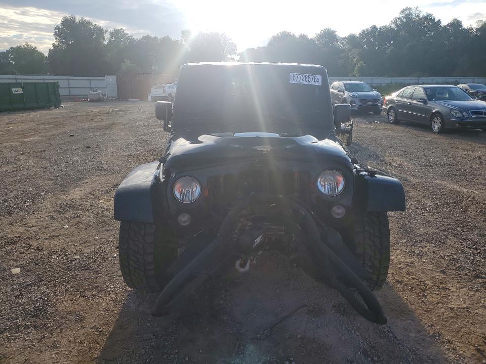 67728576 :رقم المزاد ، 1C4BJWEG5FL607856 vin ، 2015 Jeep Wrangler Unlimited مزاد بيع