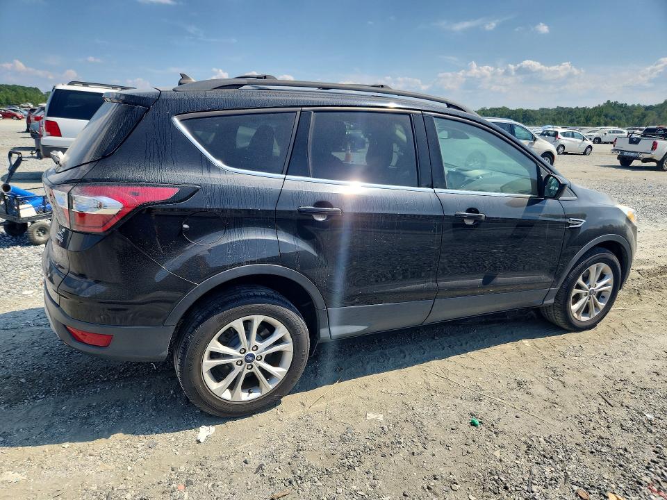 67334756 :رقم المزاد ، 1FMCU9GDXJUD46206 vin ، 2018 Ford Escape مزاد بيع