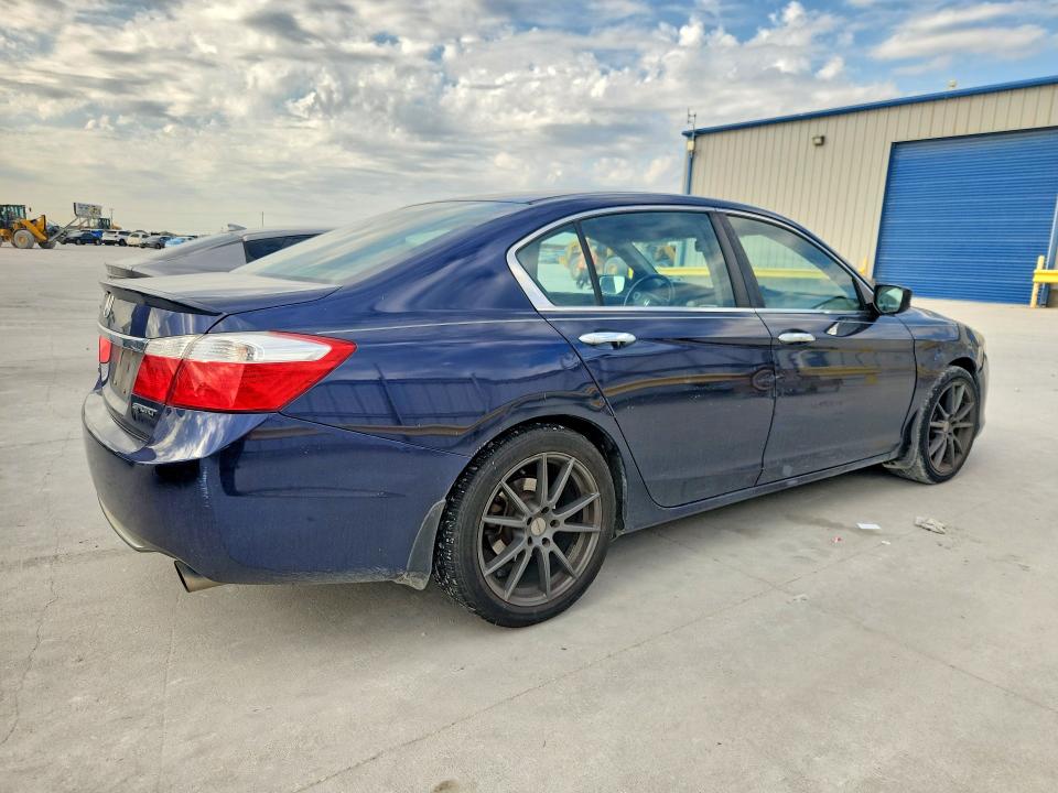 Auction sale of the 2014 Honda Accord, vin: 1HGCR2F52EA139230, lot number: 70415346