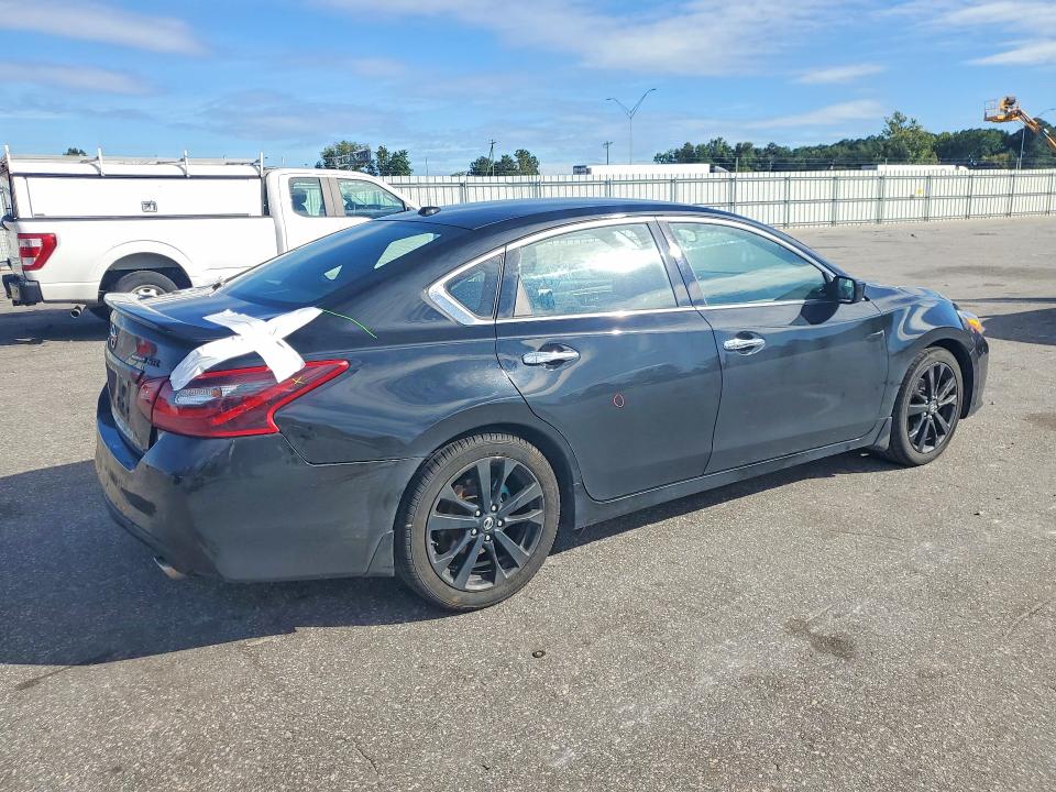 Продаж на аукціоні авто 2018 Nissan Altima, vin: 1N4AL3AP3JC298798, номер лоту: 70233946