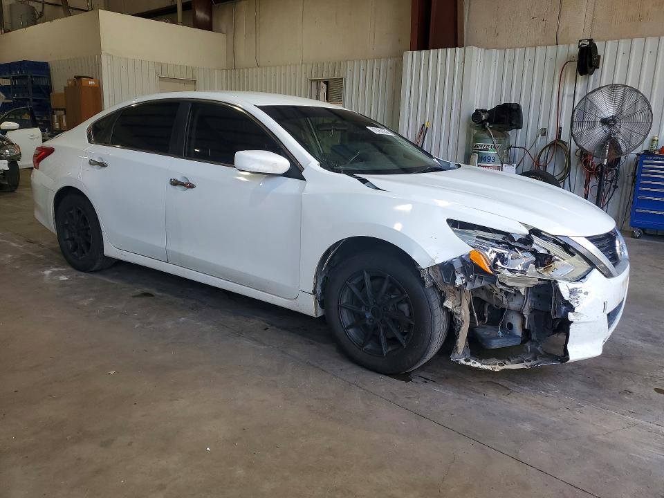 Продажа на аукционе авто 2017 Nissan Altima, vin: 1N4AL3AP0HC203219, номер лота: 70157036