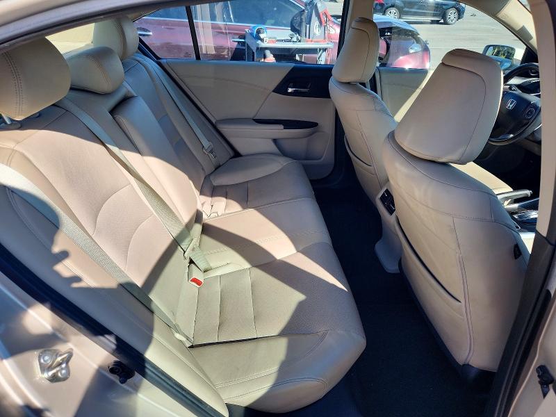 70136146 :رقم المزاد ، 1HGCR2F85FA086499 vin ، 2015 Honda Accord مزاد بيع