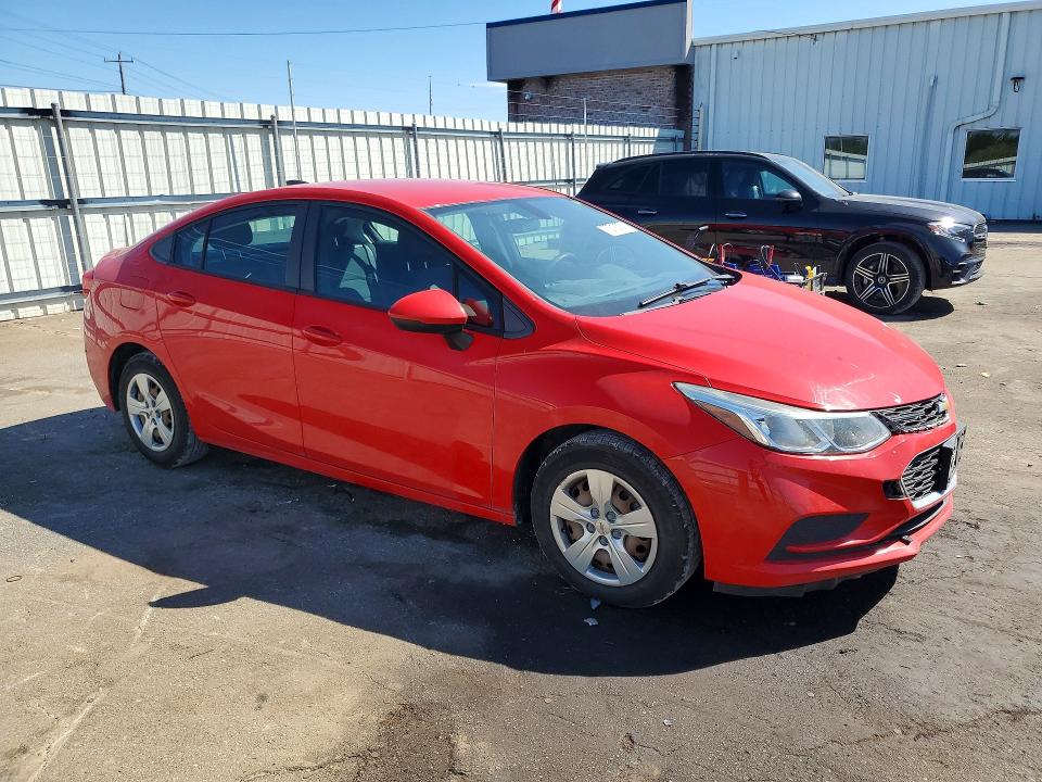 70518376 :رقم المزاد ، 1G1BC5SM6H7270665 vin ، 2017 Chevrolet Cruze مزاد بيع