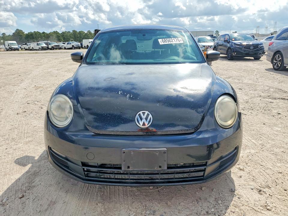 68562176 :رقم المزاد ، 3VWFP7AT0DM659350 vin ، 2013 Volkswagen Beetle مزاد بيع
