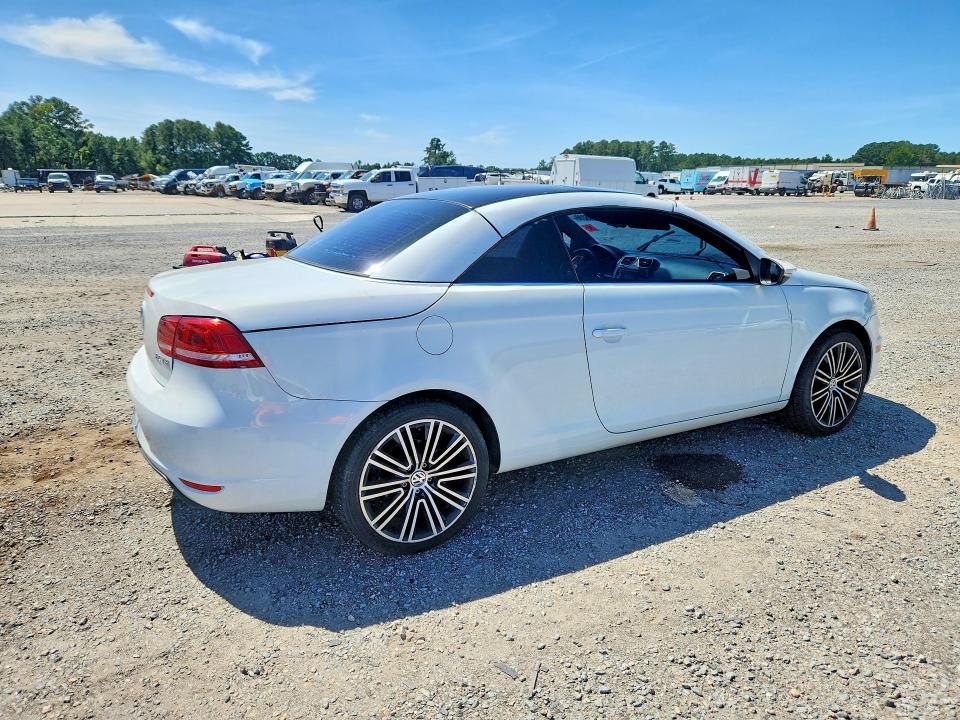 68146236 :رقم المزاد ، WVWFW8AH8FV002456 vin ، 2015 Volkswagen Eos مزاد بيع