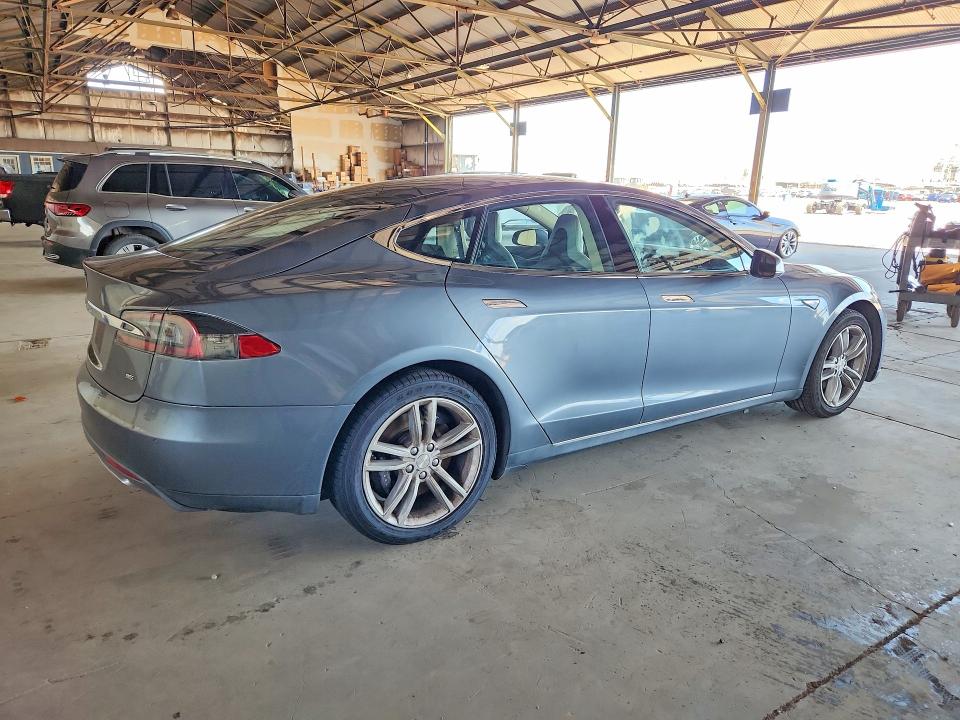 67684746 :رقم المزاد ، 5YJSA1CNXDFP27222 vin ، 2013 Tesla Model S مزاد بيع