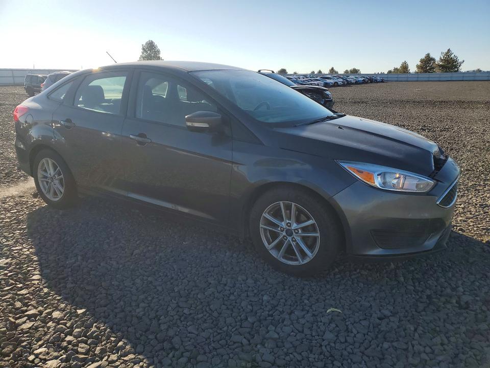 70649126 :رقم المزاد ، 1FADP3F29JL323198 vin ، 2018 Ford Focus مزاد بيع