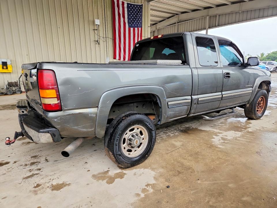 70923166 :رقم المزاد ، 1GCHC29U31E213623 vin ، 2001 Chevrolet Silverado مزاد بيع