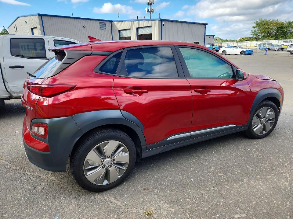2021 Hyundai Kona მანქანა იყიდება აუქციონზე, vin: KM8K33AG2MU135519, აუქციონის ნომერი: 70136376
