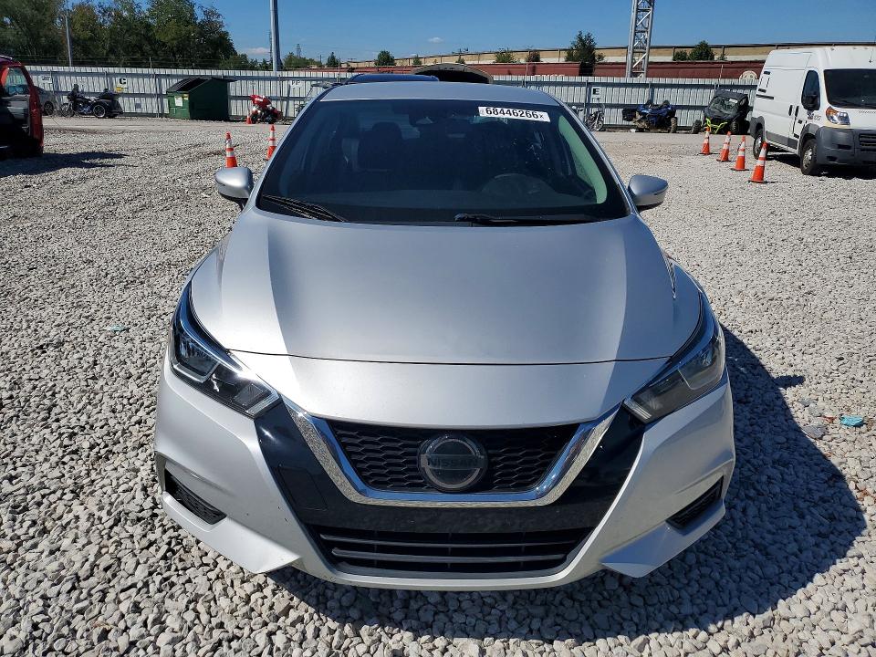 68446266 :رقم المزاد ، 3N1CN8EV6ML877279 vin ، 2021 Nissan Versa مزاد بيع