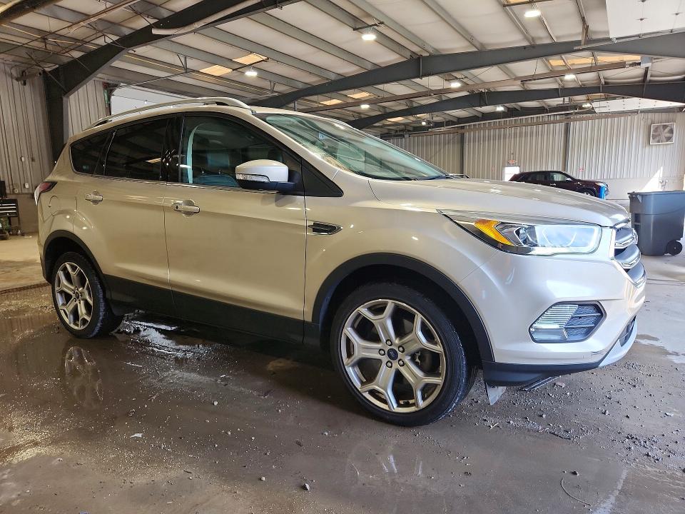 68420606 :رقم المزاد ، 1FMCU9JD3HUA47658 vin ، 2017 Ford Escape مزاد بيع
