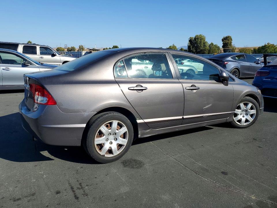 70115886 :رقم المزاد ، 19XFA1F50AE058666 vin ، 2010 Honda Civic مزاد بيع